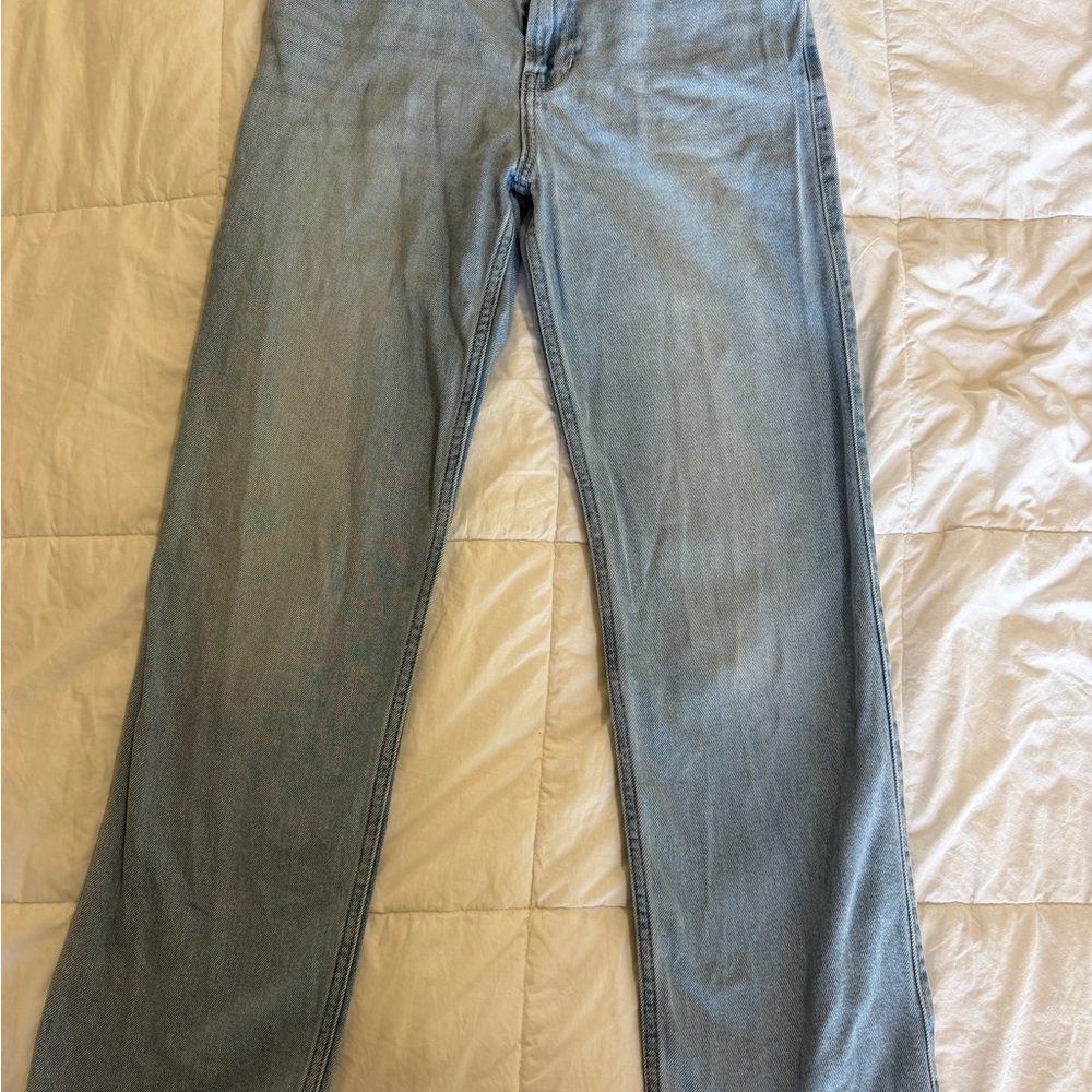 Hollister High-Rise Straight Jeans in Faded Blue Denim